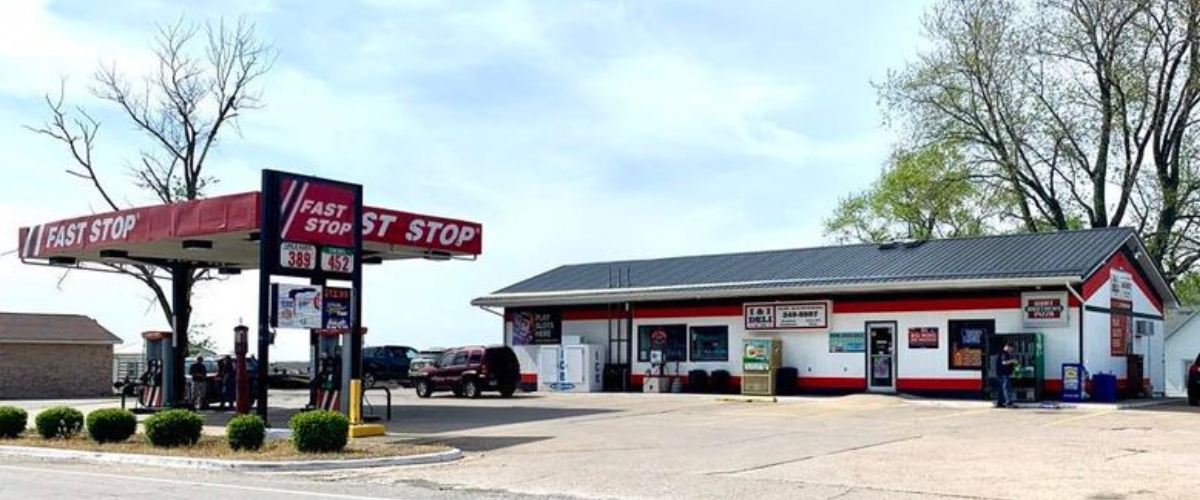 I & I Deli building and gas pumps